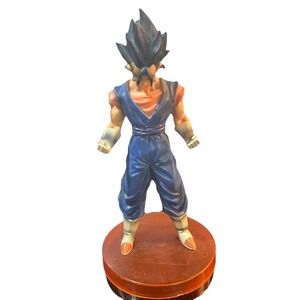 Dragon Ball Z Vegeta 5.5" Statue On Round Stand